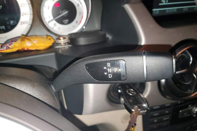 Used Mercedes-Benz GLK-Class 2013 GLK 300 4MATIC Dynamic Sunroof Model