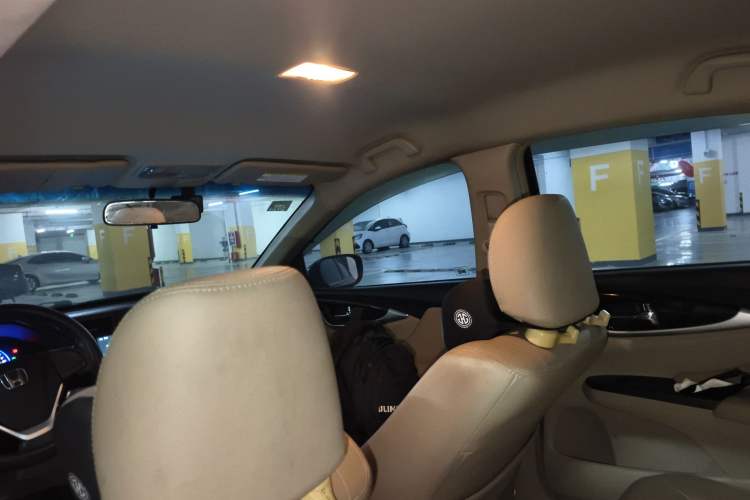 Used Honda Crider 2013 1.8L automatic comfort version
