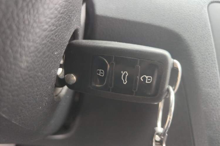 Used Volkswagen Santana 2015 1.6L Automatic Comfort Edition Vehicle Key