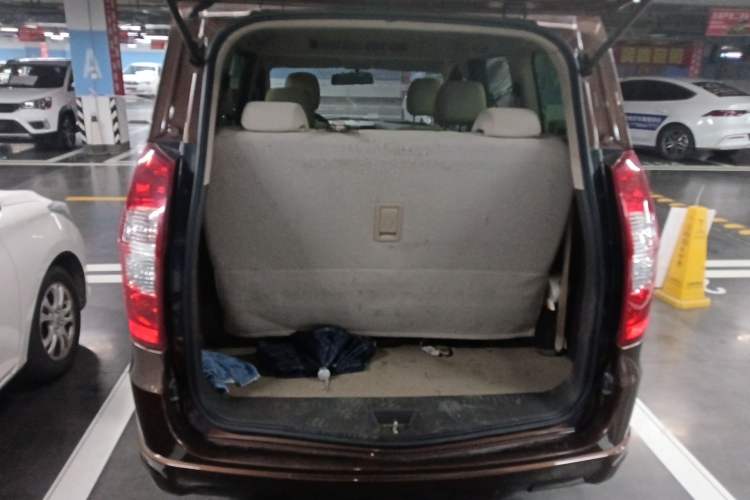 Used Wuling Hongguang 2014 1.5L S Standard Version Trunk