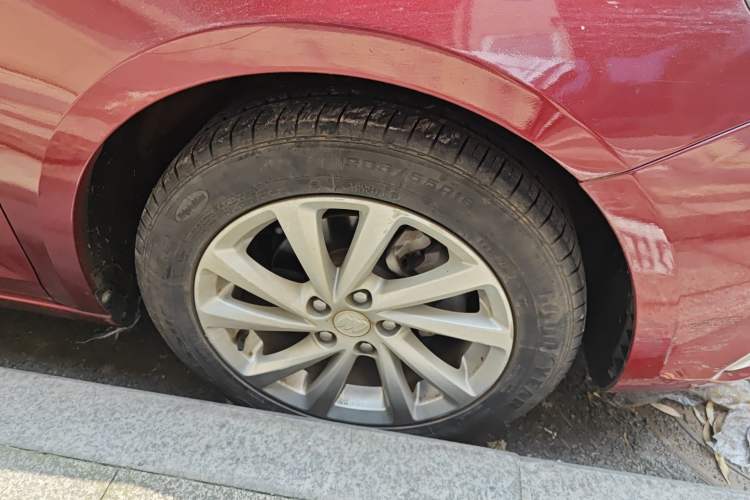 Used Buick Verano 2019 Sedan 15S Automatic Leading Model Right Front Wheel Hub