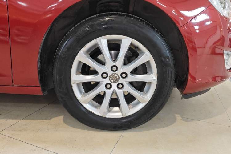 Used Buick GT 2014 XT 1.6L Automatic Fashion Edition Right Front Wheel Hub