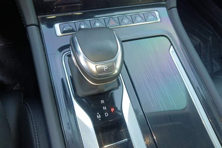 Used Hongqi H5 2023 2.0T Automatic Smart Connect Flagship Edition
