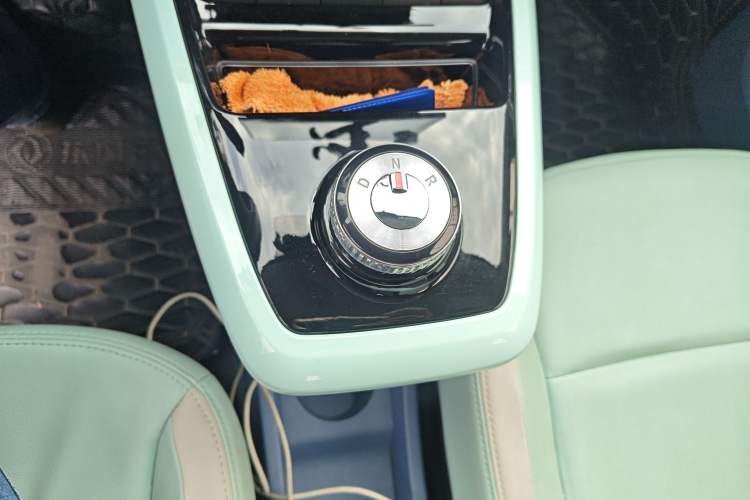 Used Dongfeng NAMMI BOX 2022 Light Wind Edition 201KM Lightning Model
