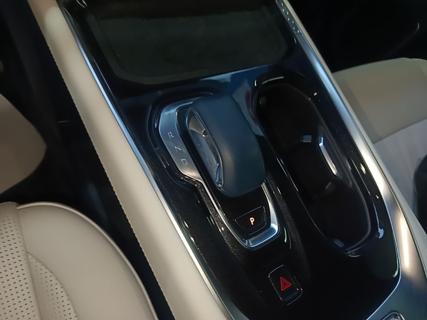 Zeekr 009 2024 Six-Seat Executive Version 4WD 108 kWh — снимка 16
