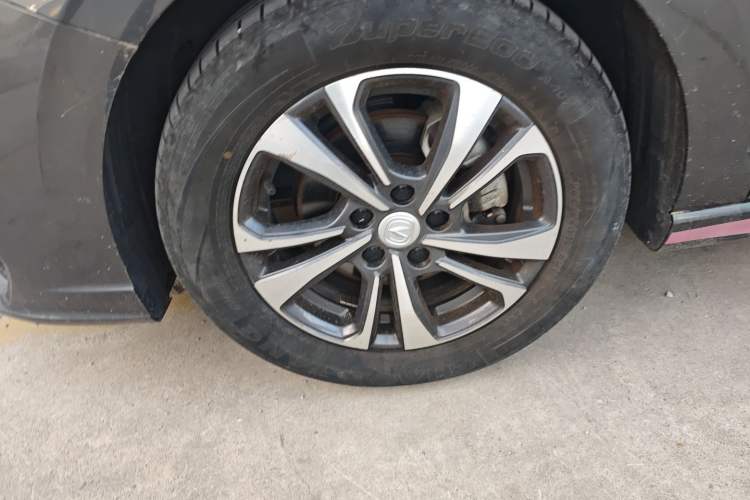 Used CHANGAN Eado 2022 PLUS Blue Whale NE 1.4T GDI DCT Prestige Edition Left Front Wheel Hub