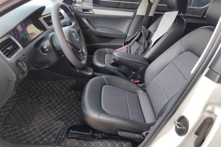 Used Volkswagen Santana 2015 Haval H6 1.6L Automatic Comfort Model Left Front Seat