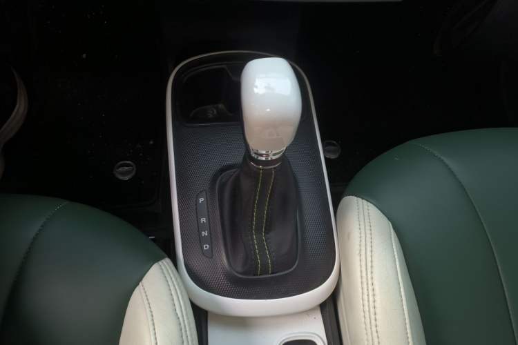 Used Roewe Clever 2021 302 km New Four-Seater Super-Efficient Version
