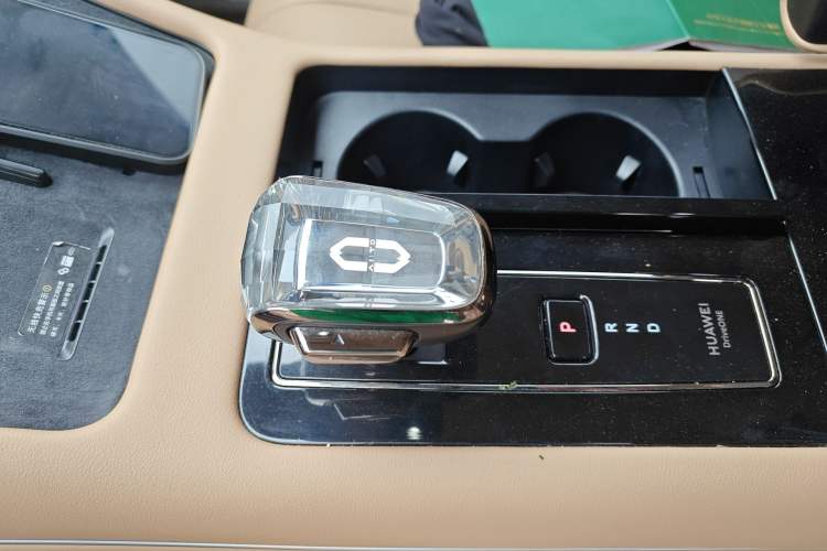 Used Hima AITO M7 2024 1.5T Intelligent Driving 4WD Max Edition 5 Seats Gear Lever