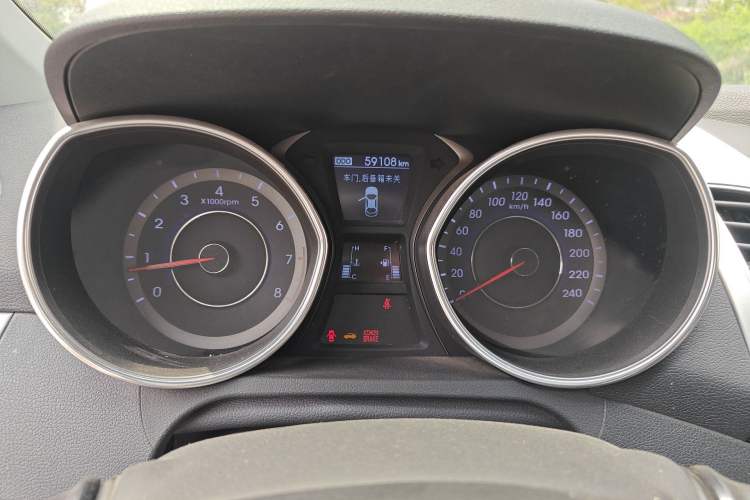 Used Hyundai Elantra (5th Generation / Langdong) 2016 1.6L Manual Luxury Model