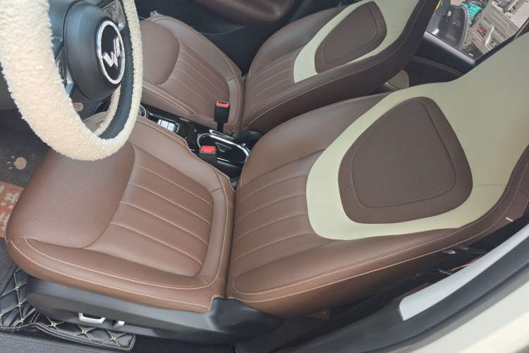 Used Wuling Bingo 2023 333 km Lingxi Connected+ Version Left Front Seat