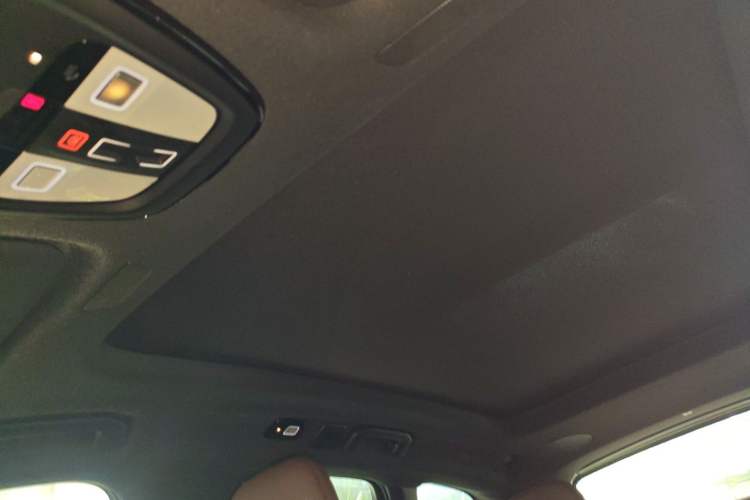 Used Volvo XC60 New Energy 2025 Plug-in Hybrid Long-Range All-Wheel Drive Smart Luxury Edition