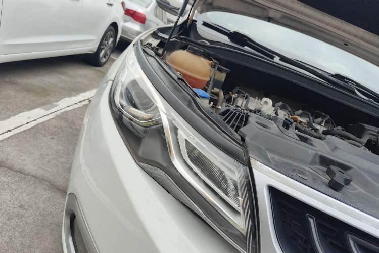 Used Geely Auto Emgrand GL 2017 1.8L Manual Elite Model Right Front Headlight