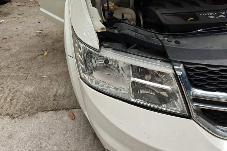 Used Dodge Journey 2013 2.4L Two-Wheel Drive Luxury Version