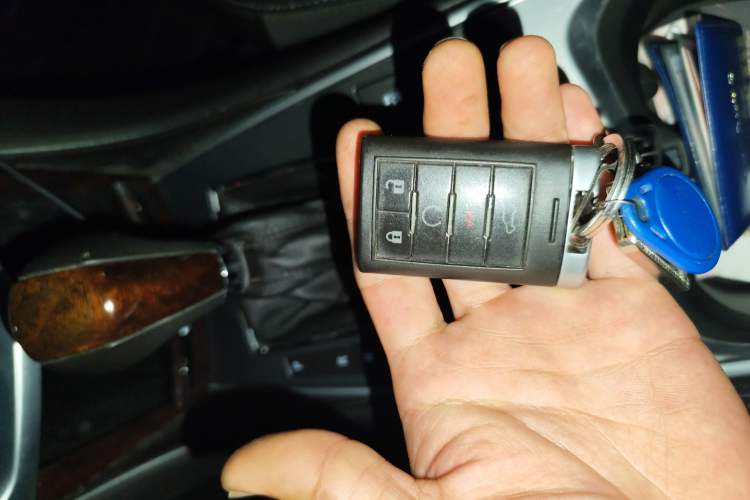 Used Cadillac SRX 2011 3.0L Flagship Edition Vehicle Key