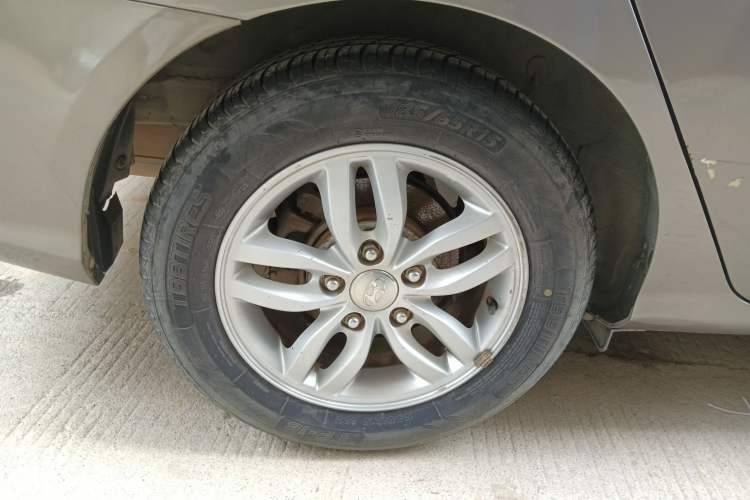 Used Hyundai Celesta 2015 1.6L Automatic Comfort Model Right Rear Wheel Hub