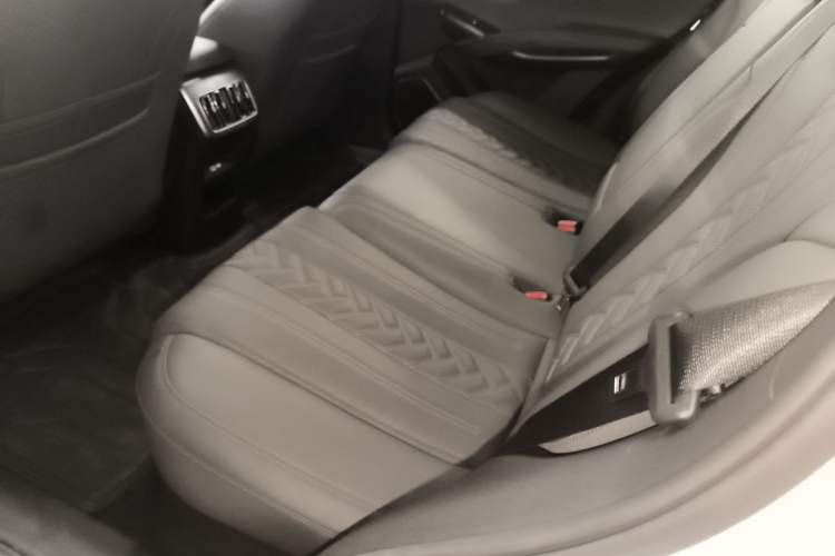 Used BYD Song L DM-i 2025 Intelligent Driving Version 160 km Beyond-Range Type