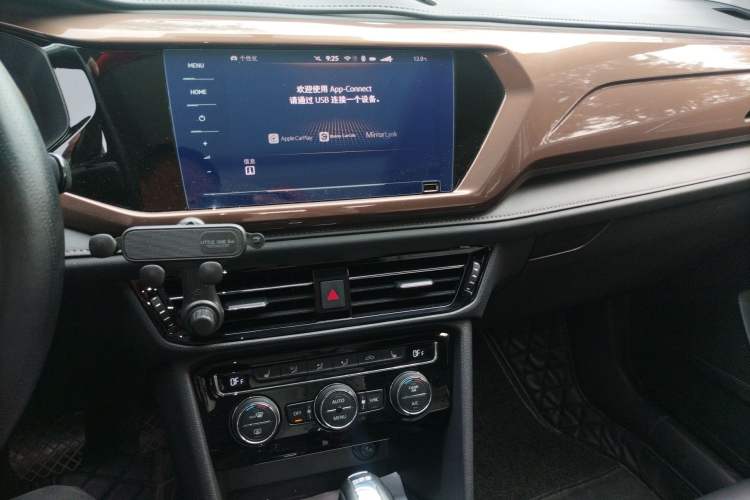 Used Volkswagen Tharu 2020 280TSI Two-Wheel Drive Luxury Edition China VI Standard Audio And AC Panel