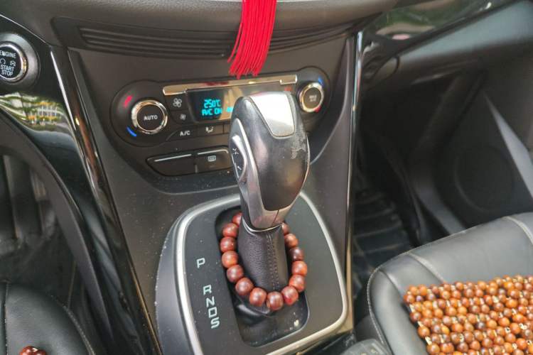 Used Ford Kuga 2013 2.0L GTDi Four-Wheel-Drive Sport Model Gear Lever