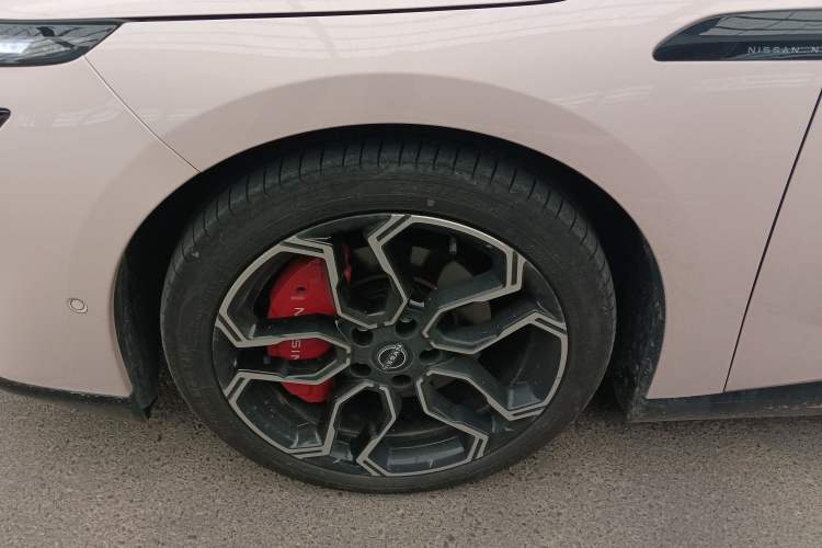 Used Nissan N7 2025 625 Max Exterior 7