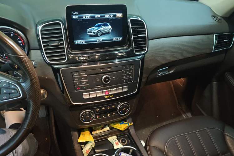 Used Mercedes-Benz GLE 2016 GLE 320 4MATIC Dynamic Edition Audio And AC Panel