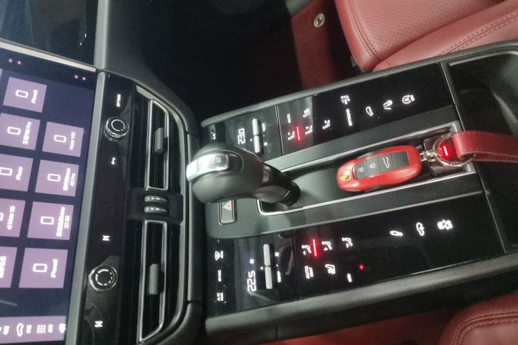 Used Porsche Macan 2023 Macan S 2.9T
