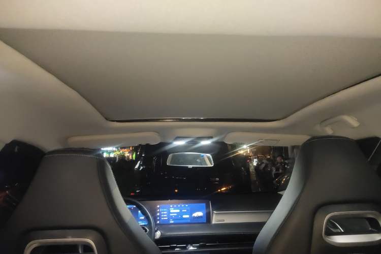 Used NETA U 2022 Chiiq 500 Lithium Iron Phosphate Headliner