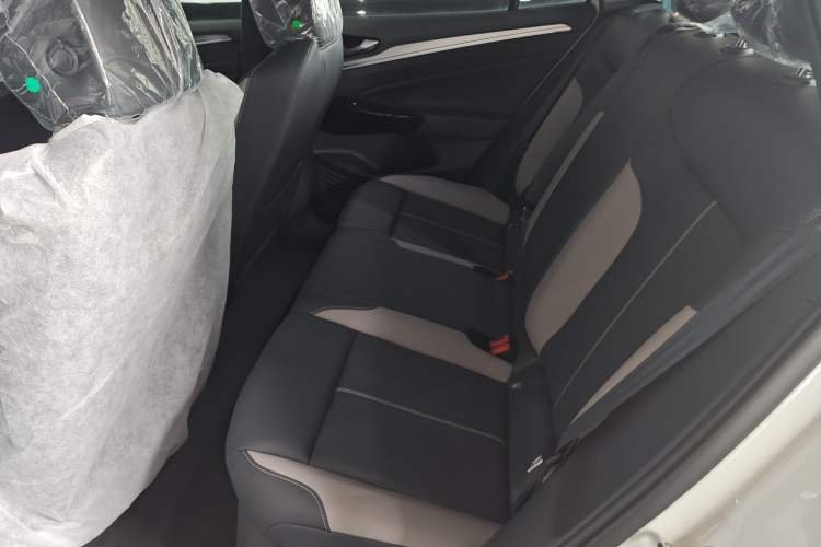 Used Volkswagen ID.4 CROZZ 2025 Pure Edition Left Rear Seat