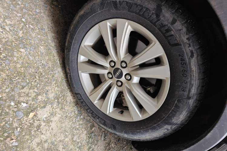 Used Lincoln MKX 2017 2.0T Two-Wheel Drive Deluxe Edition
