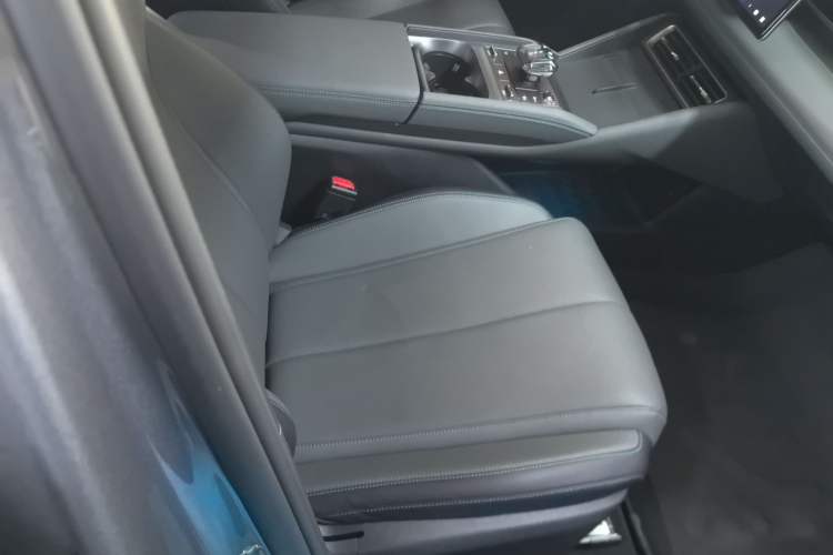 Used BYD Qin L 2025 DM-i Smart Drive 120KM Leading Model