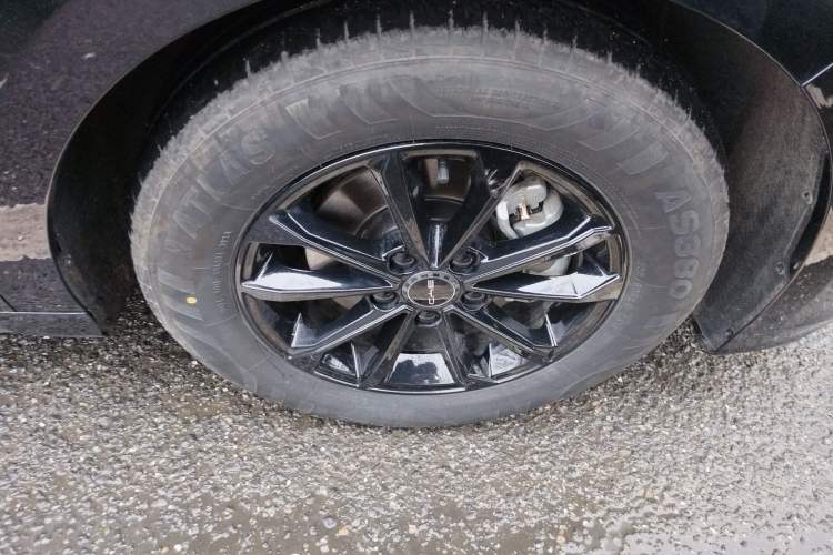 Used BYD Destroyer 05 2024 HONOR Edition DM-i 55KM Luxury Model Right Front Wheel Hub