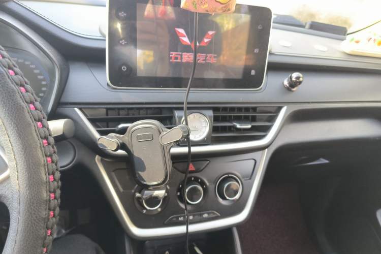 Used Wuling Hongguang S3 2018 1.5L Manual Comfort Model China V Standard