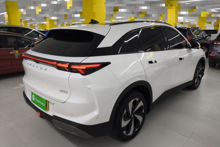 Used ARCFOX Alpha T5 2026 Model Pure Electric 560 Yuanjing Smart Driving Version
