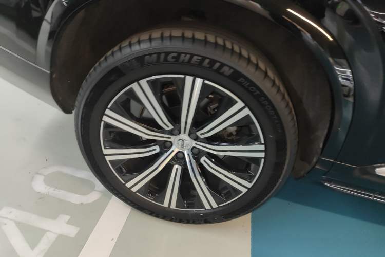 Used Volvo XC90 2023 B6 Zhiyi Luxury Edition 7-Seater