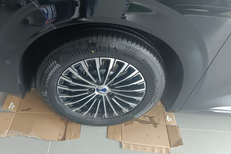 Used Denza D9 2025 Model DM-i Four-Wheel Drive Prestige Edition
