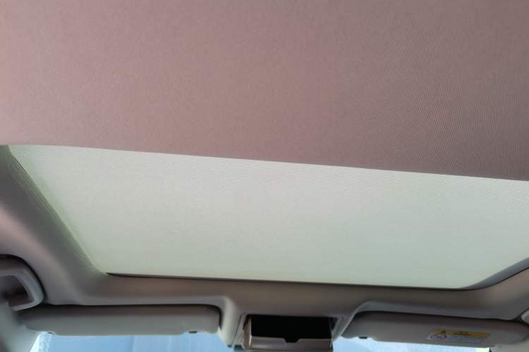 Used Jaguar XF 2016 XF 2.0T Two-Wheel-Drive R-Sport Sport Edition Headliner