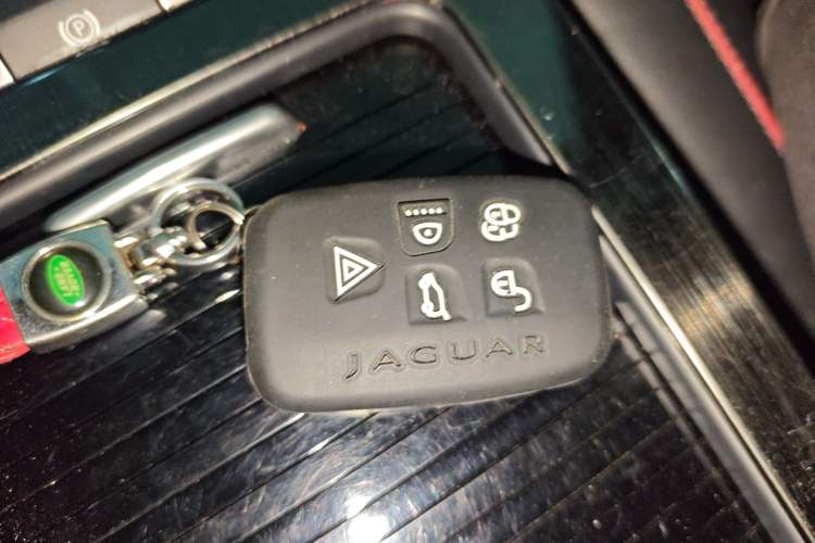 Used Land Rover Discovery Sport 2019 240 PS SE Dynamic Version China V Standard Vehicle Key