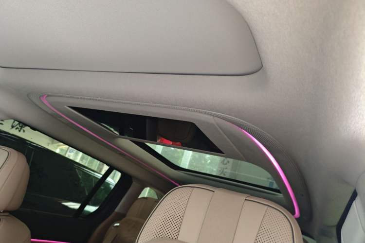 Used XPeng X9 2025 740 Ultra-Long Range Max Headliner