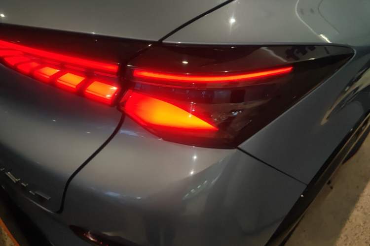 Used CHANGAN UNI-T 2022 1.5T Sport Edition Premium Version Right Rear Taillight