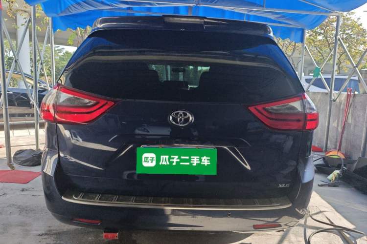 Used Toyota Sienna 2019 3.5L Two-Wheel Drive XLE 7 Seats U.S. Specification
