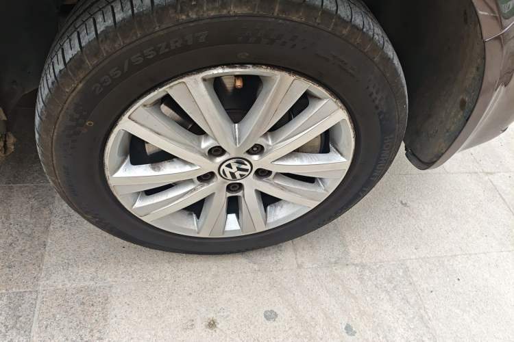 Used Volkswagen Multivan 2012 2.0 TSI Four-Wheel Drive Deluxe Edition Right Front Wheel Hub