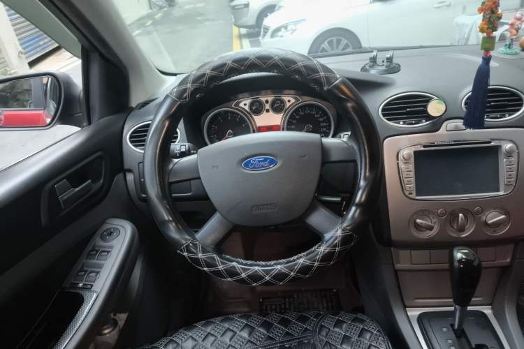 Used Ford Focus 2013 Hatchback Classic 1.8L Automatic Base Model
