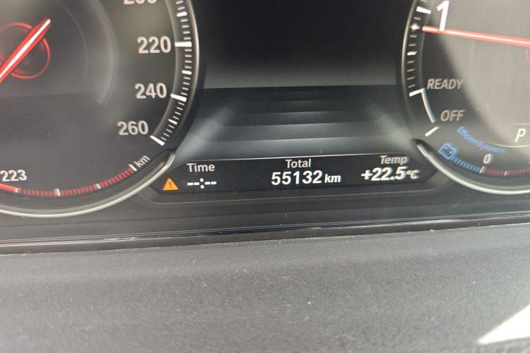 Used BMW 3 Series 2019 320Li M Sport Package Odometer Close Up