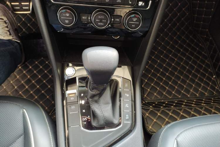Used Volkswagen Tiguan L 2020 330TSI Automatic Two-Wheel Drive R-Line Flagship Version China VI Standard Gear Lever