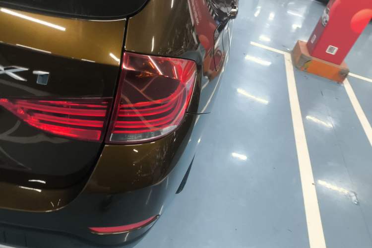 Used BMW X1 2015 sDrive18i Leading Edition
