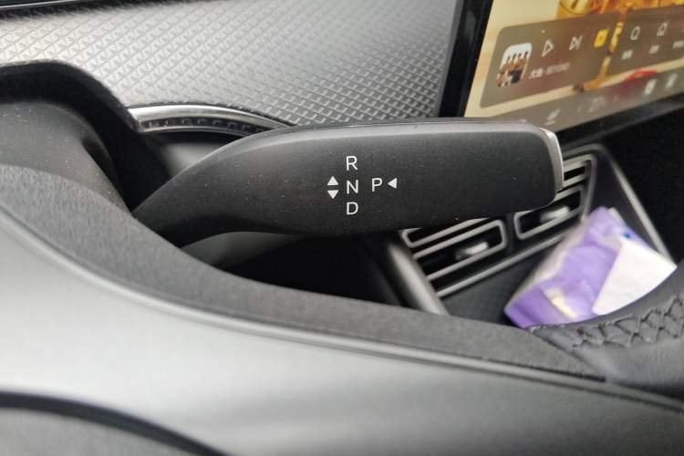 Used BYD Song Pro New Energy 2026 Model DM-i 220KM Beyond Version Gear Lever