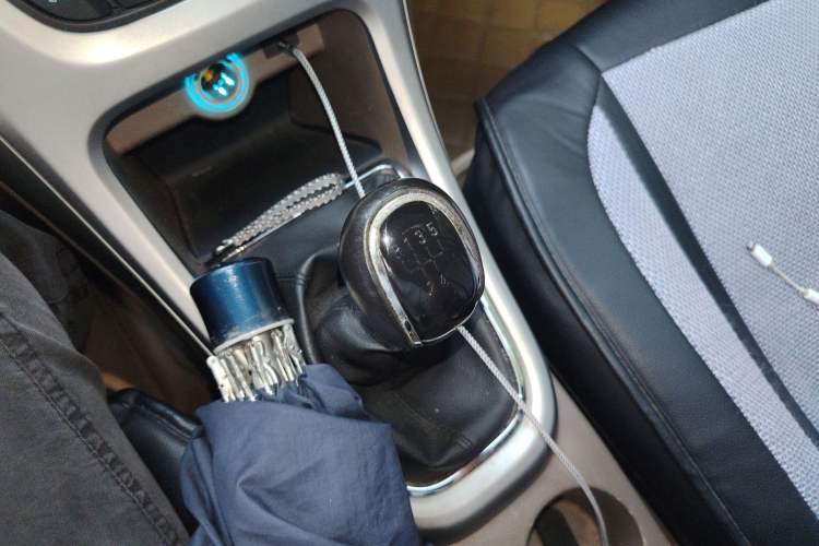 Used Buick GT 2010 GT 1.6L Manual Entry-Level Model Gear Lever