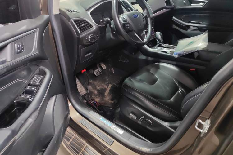 Used Ford Edge 2015 2.0T GTDi Four-Wheel Drive Prestige Model
