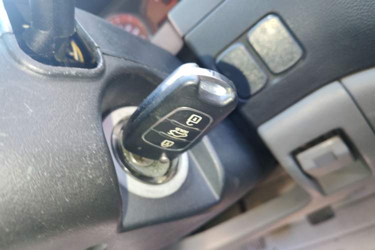 Used FORTHING Lingzhi 2011 Q3 2.0L Short-Wheelbase Standard Edition