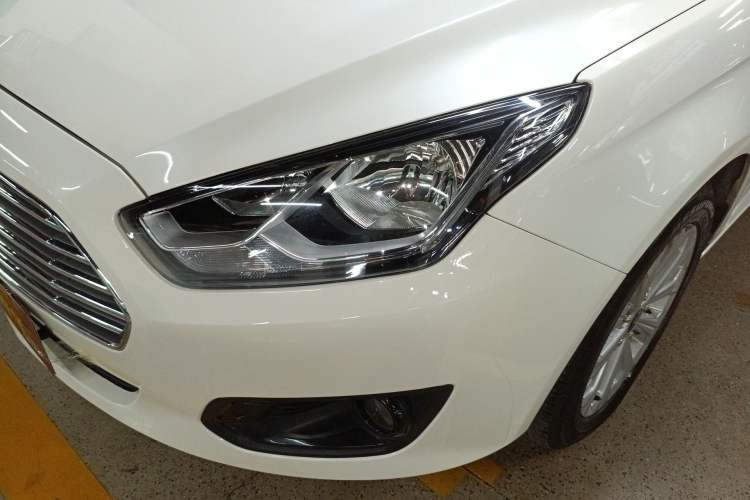 Used Ford Escort 2017 Happiness Edition 1.5L Automatic Fashion Version Left Front Headlight